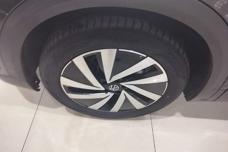 Used Volkswagen Talagon 2022 380TSI All-Wheel-Drive Luxury Prestige Pro 7-Seater Left Front Wheel Hub