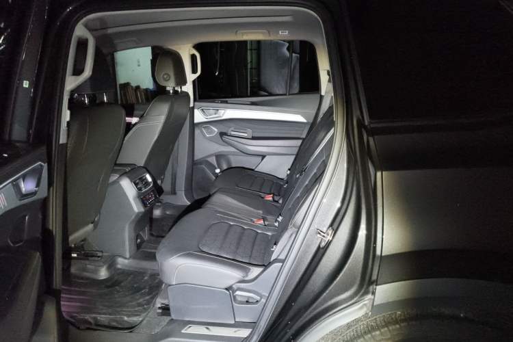 Used Volkswagen Talagon 2022 380TSI All-Wheel-Drive Luxury Prestige Pro 7-Seater Left Rear Seat