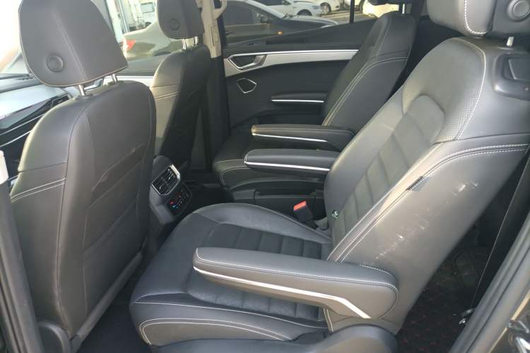 Used Volkswagen Talagon 2022 380TSI Four-Wheel Drive Luxury "Jiajing" Edition Pro 6 Seats Left Rear Seat