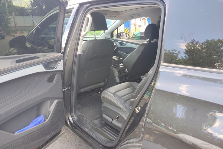 Used Volkswagen Talagon 2022 380TSI Four-Wheel Drive Luxury "Jiajing" Edition Pro 6 Seats Left Rear Seat