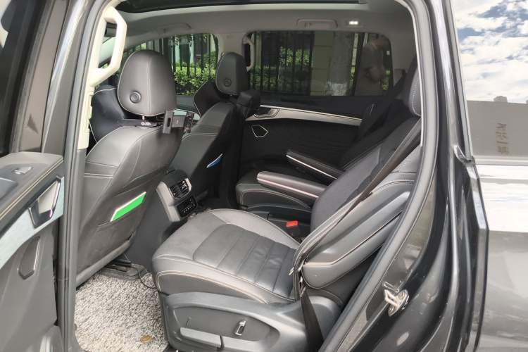 Used Volkswagen Talagon 2022 380TSI Four-Wheel Drive Luxury "Jiajing" Edition Pro 6 Seats Left Rear Seat
