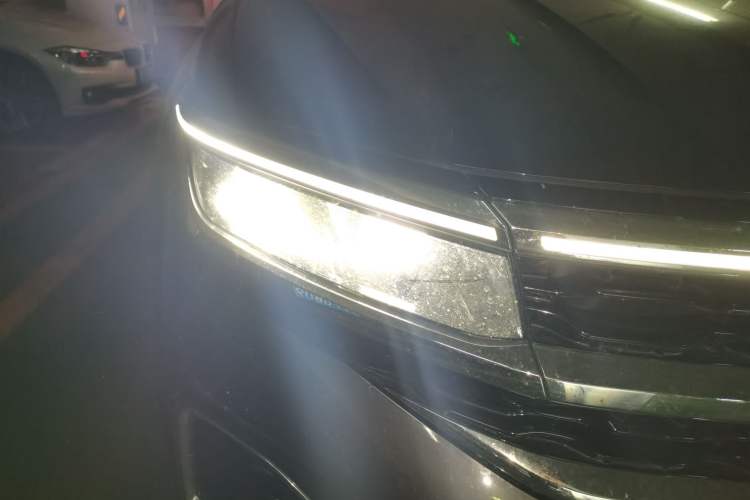 Used Volkswagen Talagon 2022 380TSI All-Wheel-Drive Luxury Prestige Pro 7-Seater Right Front Headlight