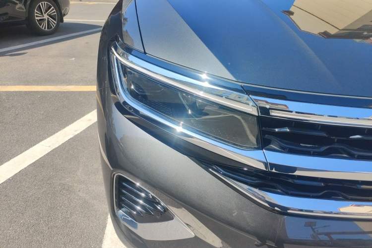 Used Volkswagen Talagon 2022 380TSI Four-Wheel Drive Luxury "Jiajing" Edition Pro 6 Seats Right Front Headlight