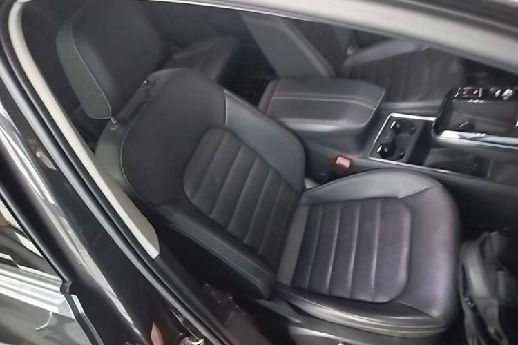 Used Volkswagen Talagon 2022 380TSI All-Wheel-Drive Luxury Prestige Pro 7-Seater Right Front Seat