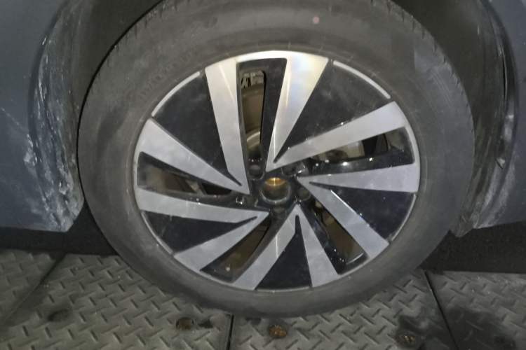 Used Volkswagen Talagon 2022 380TSI All-Wheel-Drive Luxury Prestige Pro 7-Seater Right Front Wheel Hub