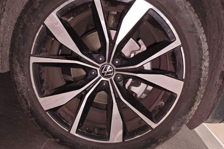 Used Volkswagen Talagon 2022 530TSI Four-Wheel Drive Flagship Shengjing Edition Pro 6-Seater Right Front Wheel Hub