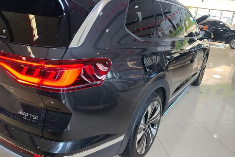Used Volkswagen Talagon 2022 380TSI Four-Wheel Drive Flagship Shengjing Edition 6 Seats Right Rear Taillight