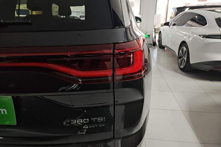 Used Volkswagen Talagon 2022 380TSI Four-Wheel Drive Luxury "Jiajing" Edition Pro 6 Seats Right Rear Taillight
