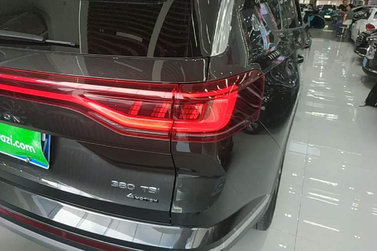 Used Volkswagen Talagon 2022 380TSI Four-Wheel Drive Luxury "Jiajing" Edition Pro 6 Seats Right Rear Taillight