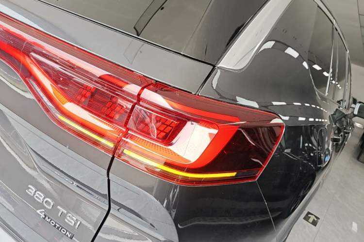 Used Volkswagen Talagon 2022 380TSI Four-Wheel Drive Flagship Shengjing Edition 7 Seats Right Rear Taillight