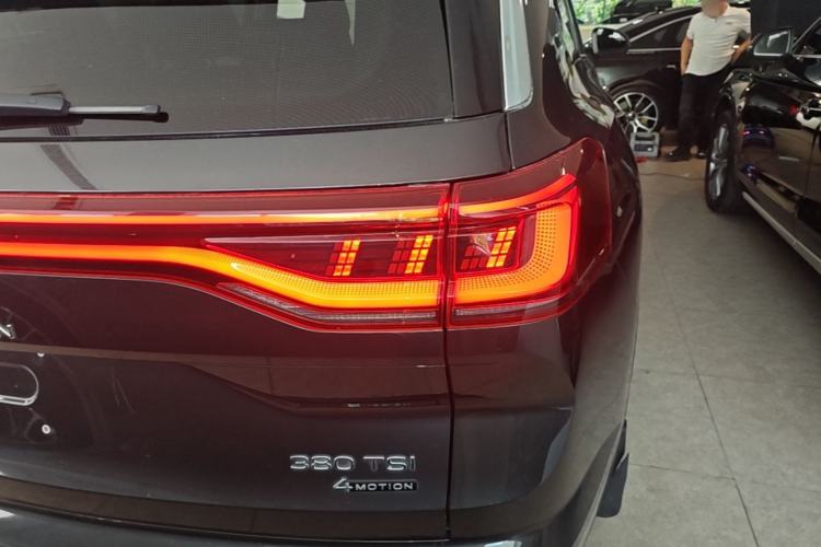 Used Volkswagen Talagon 2022 380TSI Four-Wheel Drive Luxury "Jiajing" Edition Pro 6 Seats Right Rear Taillight