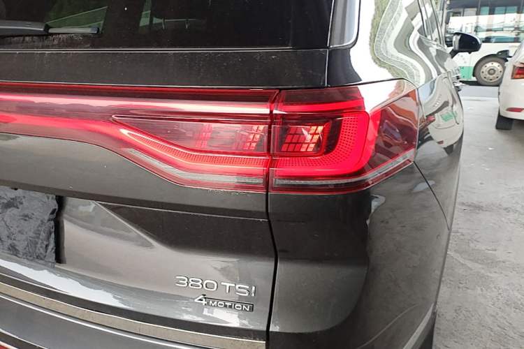 Used Volkswagen Talagon 2022 380TSI Four-Wheel Drive Flagship Shengjing Edition 6 Seats Right Rear Taillight