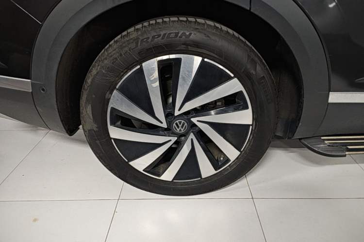 Used Volkswagen Talagon 2022 380TSI Four-Wheel Drive Luxury "Jiajing" Edition Pro 6 Seats Right Rear Wheel Hub