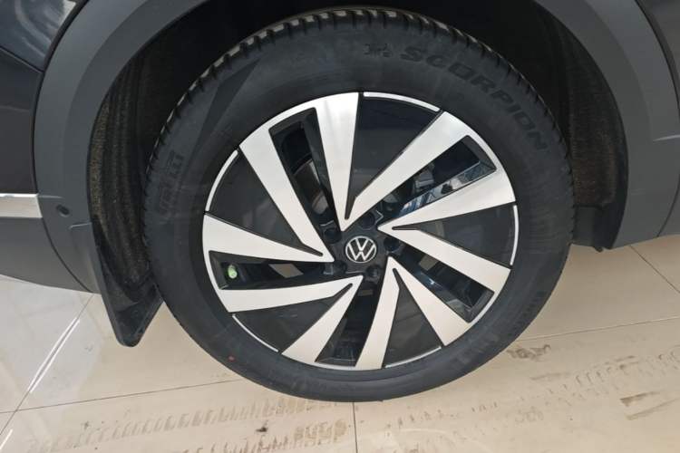 Used Volkswagen Talagon 2022 380TSI Four-Wheel Drive Luxury "Jiajing" Edition Pro 6 Seats Right Rear Wheel Hub