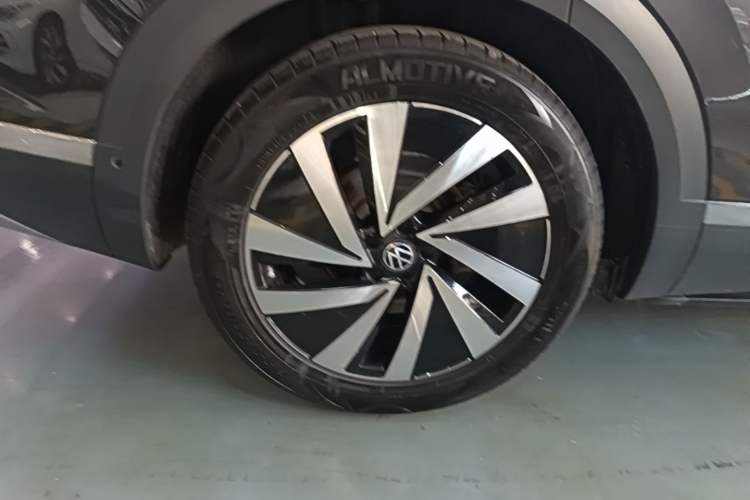 Used Volkswagen Talagon 2022 380TSI Four-Wheel Drive Luxury "Jiajing" Edition Pro 6 Seats Right Rear Wheel Hub
