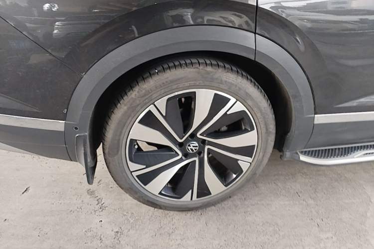 Used Volkswagen Talagon 2022 380TSI Four-Wheel Drive Flagship Shengjing Edition 6 Seats Right Rear Wheel Hub