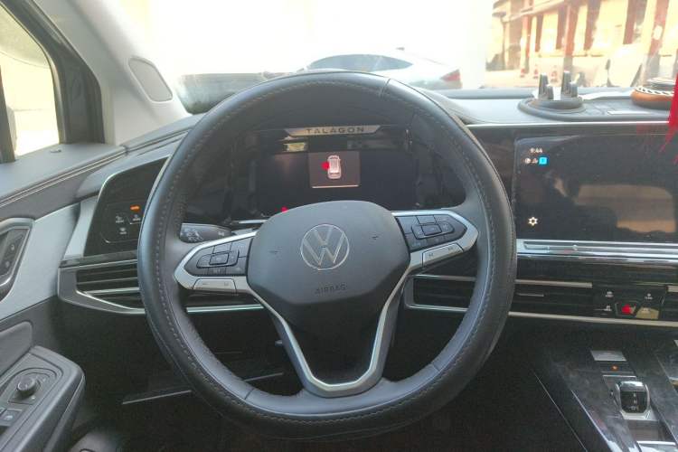 Used Volkswagen Talagon 2022 380TSI All-Wheel-Drive Luxury Prestige Pro 7-Seater Steering Wheel