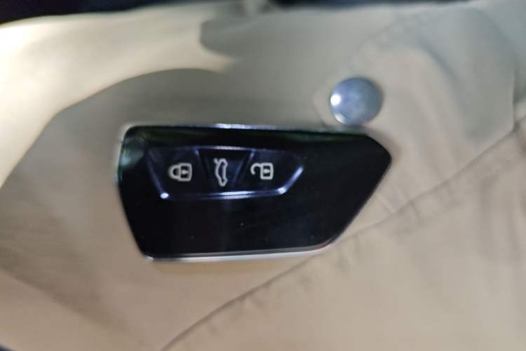 Used Volkswagen Talagon 2022 380TSI Four-Wheel Drive Luxury "Jiajing" Edition Pro 6 Seats Vehicle Key