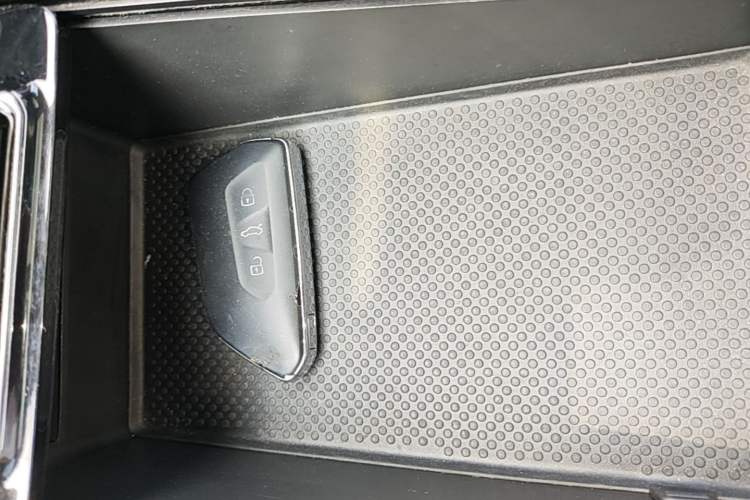 Used Volkswagen Talagon 2022 380TSI Four-Wheel Drive Luxury "Jiajing" Edition Pro 6 Seats Vehicle Key