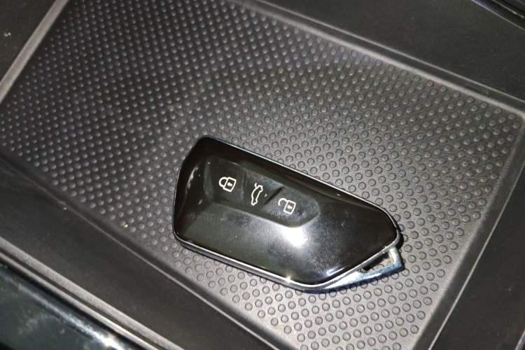 Used Volkswagen Talagon 2022 380TSI Four-Wheel Drive Luxury "Jiajing" Edition Pro 6 Seats Vehicle Key