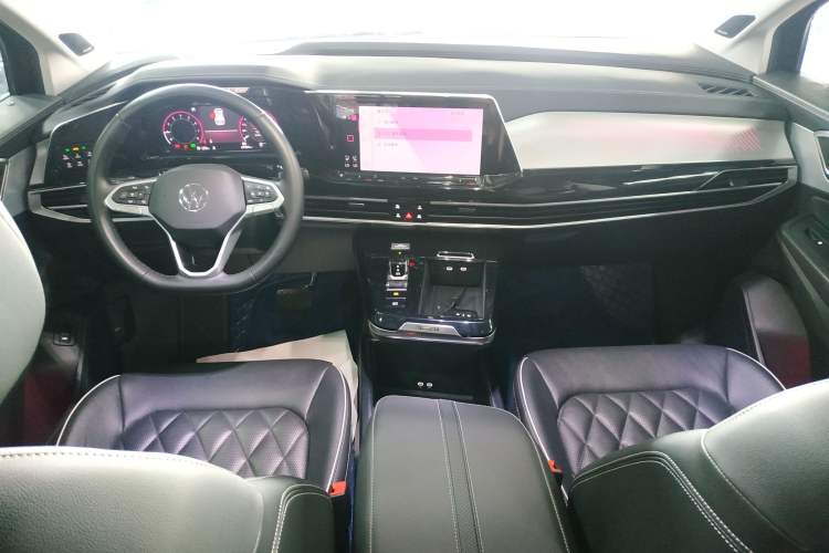 Used Volkswagen Talagon 2022 530TSI Four-Wheel Drive Flagship Shengjing Edition Pro 6-Seater Center Console