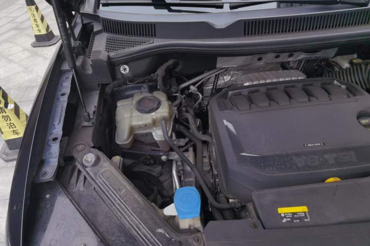 Used Volkswagen Talagon 2022 530TSI Four-Wheel Drive Flagship Shengjing Edition Pro 6-Seater Engine Bay Right