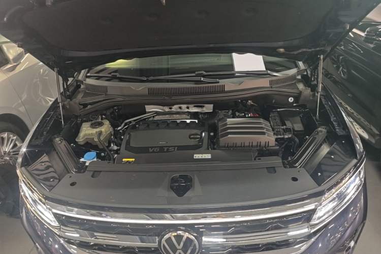 Used Volkswagen Talagon 2022 530TSI Four-Wheel Drive Flagship Shengjing Edition Pro 7-Seater Engine Bay
