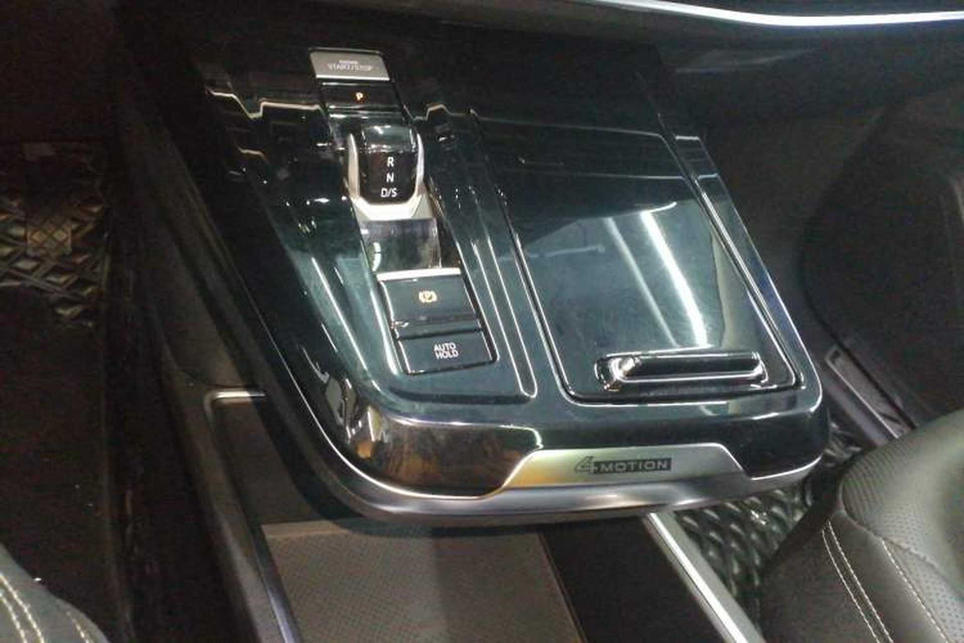 Used Volkswagen Talagon 2022 380TSI All-Wheel-Drive Luxury Prestige Pro 7-Seater Gear Lever