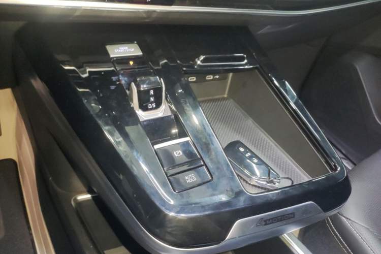 Used Volkswagen Talagon 2022 380TSI All-Wheel-Drive Luxury Prestige Pro 7-Seater Gear Lever