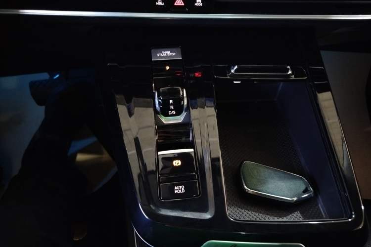 Used Volkswagen Talagon 2022 530TSI Four-Wheel Drive Flagship Shengjing Edition Pro 6-Seater Gear Lever