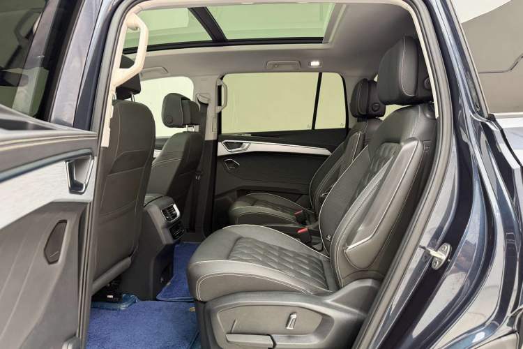 Used Volkswagen Talagon 2022 530TSI Four-Wheel Drive Flagship Shengjing Edition Pro 6-Seater Interior 3
