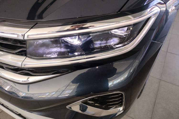 Used Volkswagen Talagon 2022 530TSI Four-Wheel Drive Flagship Shengjing Edition Pro 7-Seater Left Front Headlight
