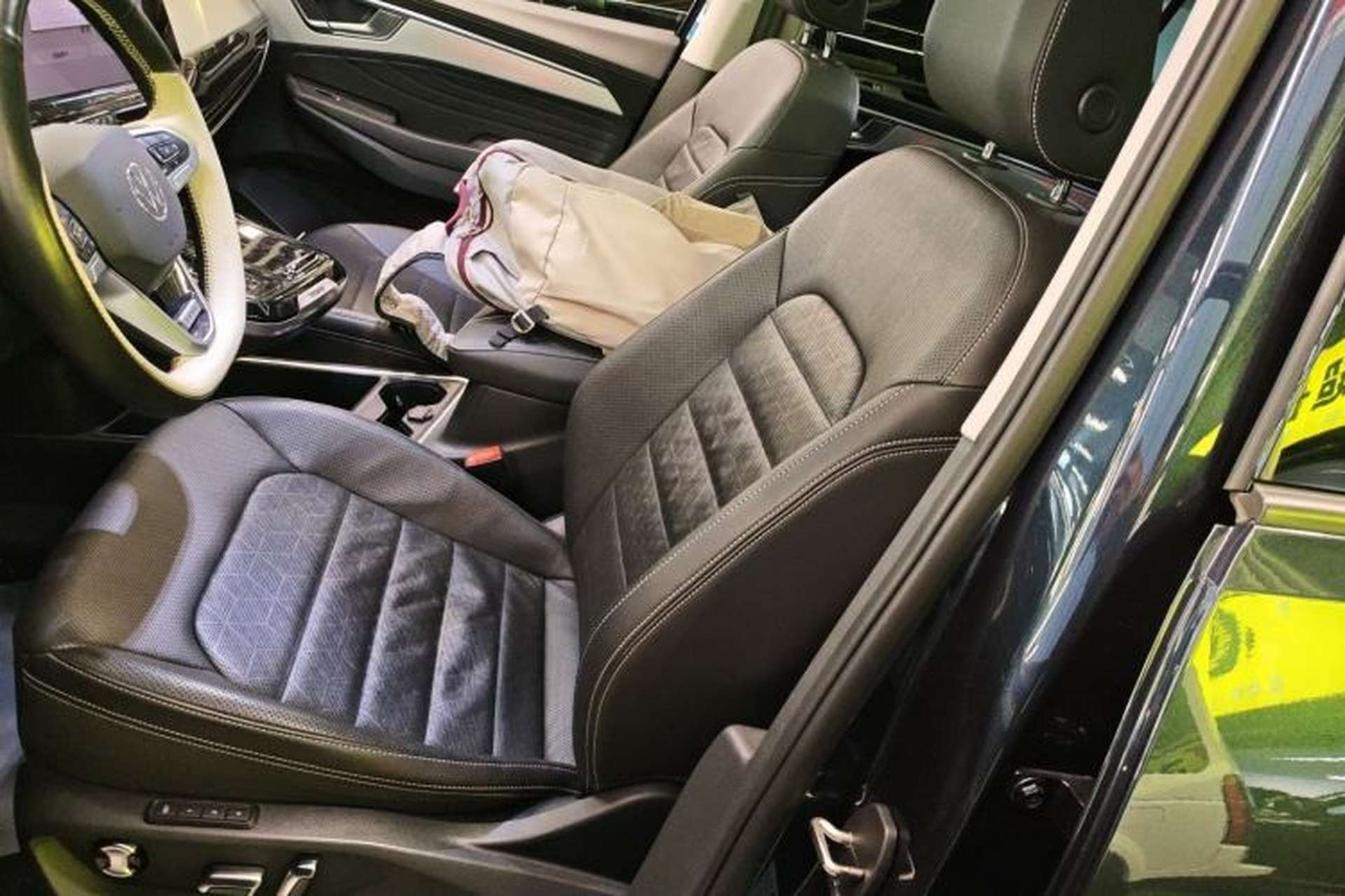 Used Volkswagen Talagon 2022 380TSI All-Wheel-Drive Luxury Prestige Pro 7-Seater Left Front Seat