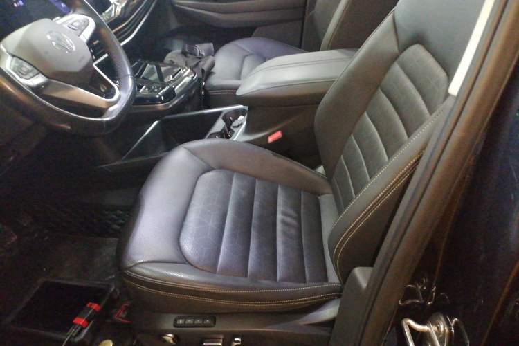 Used Volkswagen Talagon 2022 380TSI All-Wheel-Drive Luxury Prestige Pro 7-Seater Left Front Seat