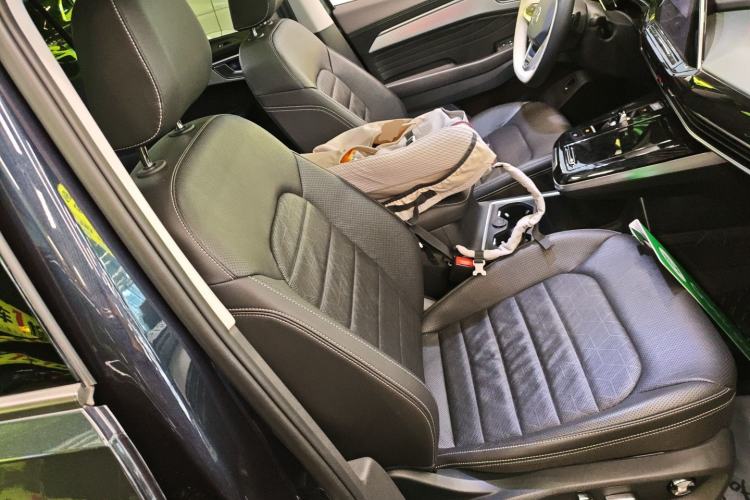 Used Volkswagen Talagon 2022 380TSI All-Wheel-Drive Luxury Prestige Pro 7-Seater Right Front Seat