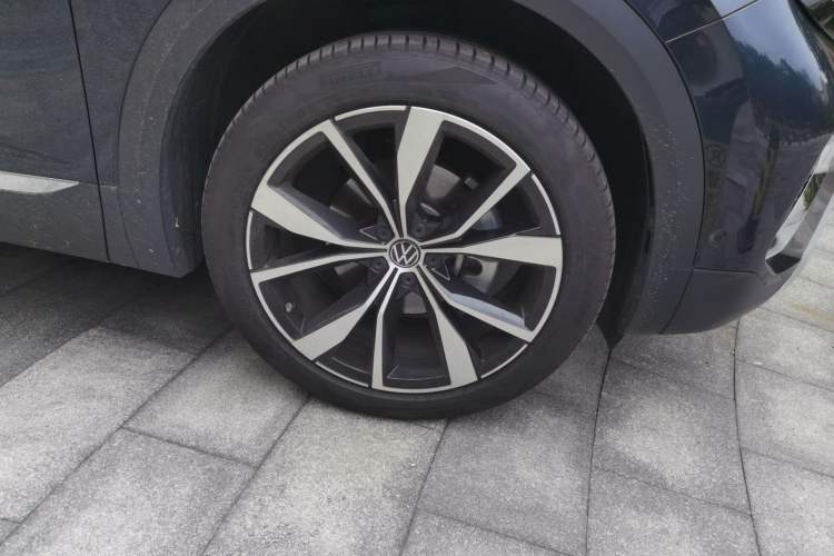 Used Volkswagen Talagon 2022 530TSI Four-Wheel Drive Flagship Shengjing Edition Pro 6-Seater Right Front Wheel Hub