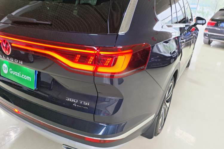 Used Volkswagen Talagon 2022 380TSI 4x4 R-Line Teramont 7-Seater Right Rear Taillight