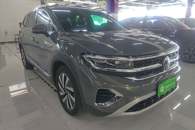 Used Volkswagen Talagon 2022 380TSI All-Wheel-Drive Luxury Prestige Pro 7-Seater Front Right 45 Deg