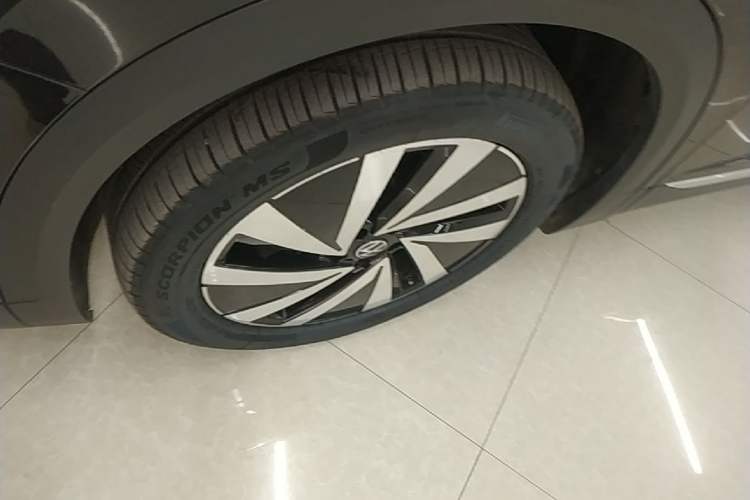 Used Volkswagen Talagon 2022 380TSI Four-Wheel Drive Luxury "Jiajing" Edition Pro 6 Seats Left Front Wheel Hub