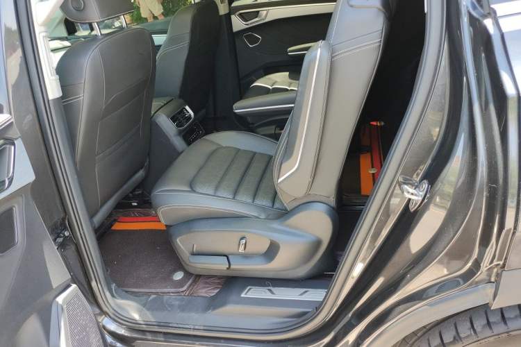 Used Volkswagen Talagon 2022 380TSI Four-Wheel Drive Luxury "Jiajing" Edition Pro 6 Seats Left Rear Seat