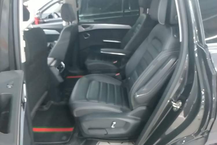 Used Volkswagen Talagon 2022 380TSI Four-Wheel Drive Luxury "Jiajing" Edition Pro 6 Seats Left Rear Seat