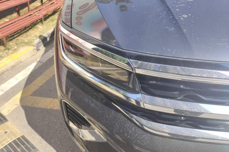 Used Volkswagen Talagon 2022 380TSI Four-Wheel Drive Luxury "Jiajing" Edition Pro 6 Seats Right Front Headlight