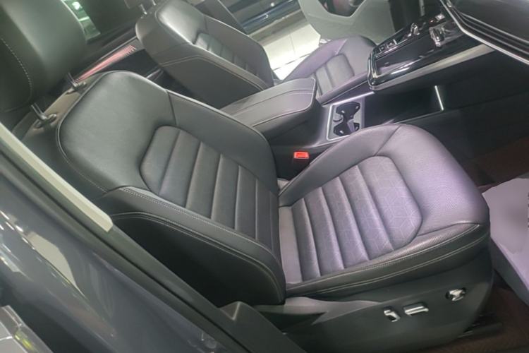 Used Volkswagen Talagon 2022 380TSI All-Wheel-Drive Luxury Prestige Pro 7-Seater Right Front Seat