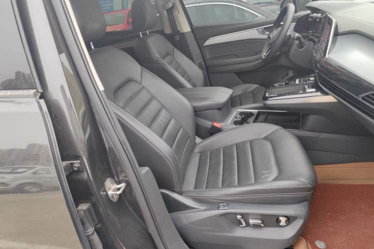 Used Volkswagen Talagon 2022 380TSI Four-Wheel Drive Luxury "Jiajing" Edition Pro 6 Seats Right Front Seat