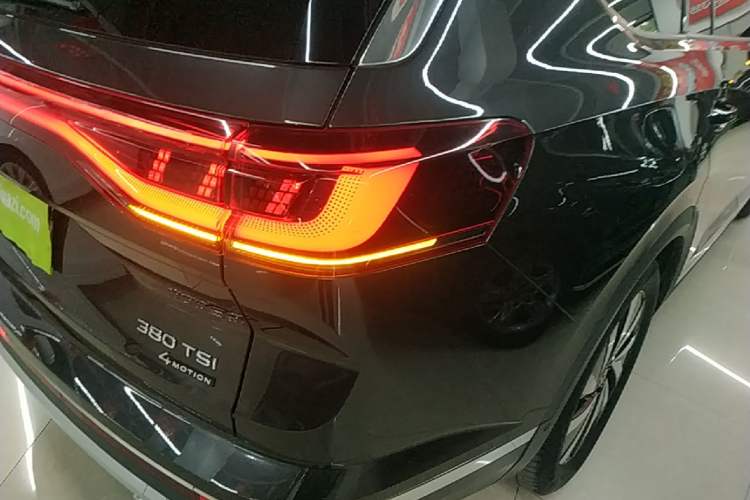 Used Volkswagen Talagon 2022 380TSI Four-Wheel Drive Luxury "Jiajing" Edition Pro 6 Seats Right Rear Taillight