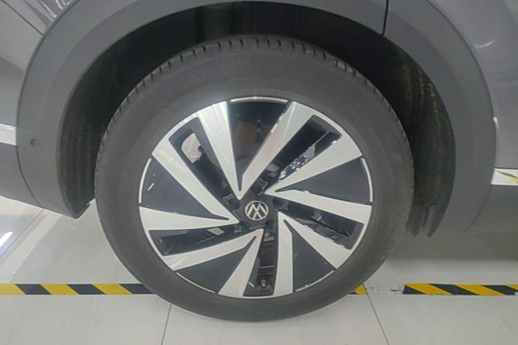 Used Volkswagen Talagon 2022 380TSI All-Wheel-Drive Luxury Prestige Pro 7-Seater Right Rear Wheel Hub