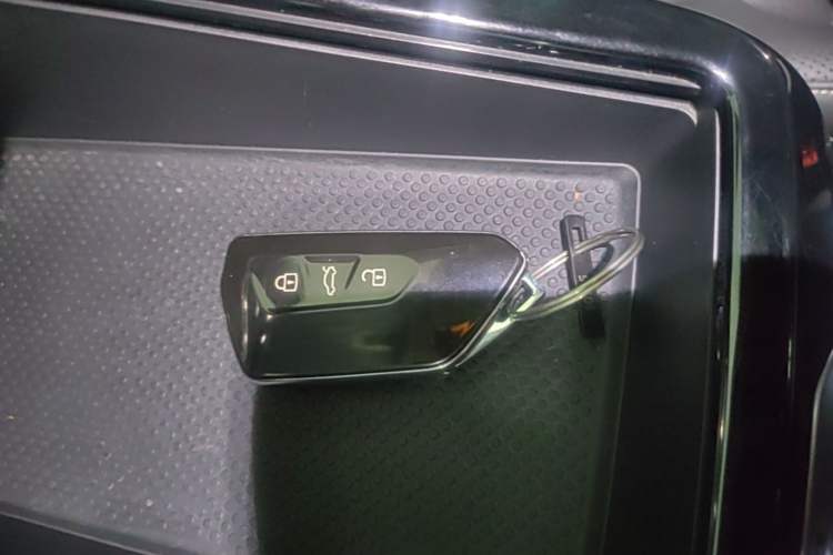 Used Volkswagen Talagon 2022 380TSI All-Wheel-Drive Luxury Prestige Pro 7-Seater Vehicle Key