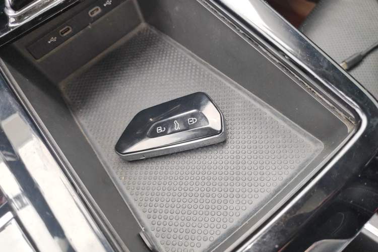 Used Volkswagen Talagon 2022 380TSI Four-Wheel Drive Luxury "Jiajing" Edition Pro 6 Seats Vehicle Key