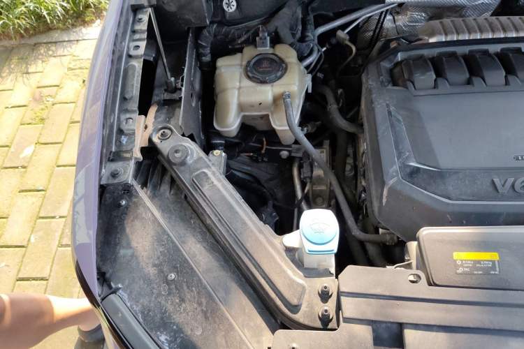 Used Volkswagen Talagon 2022 530TSI Four-Wheel Drive Flagship Shengjing Edition Pro 6-Seater Engine Bay Right