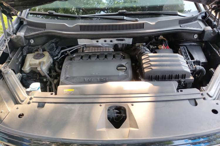 Used Volkswagen Talagon 2022 530TSI Four-Wheel Drive Flagship Shengjing Edition Pro 6-Seater Engine Bay